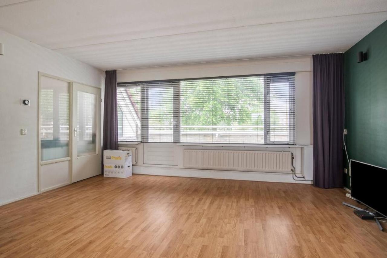 housePhoto
