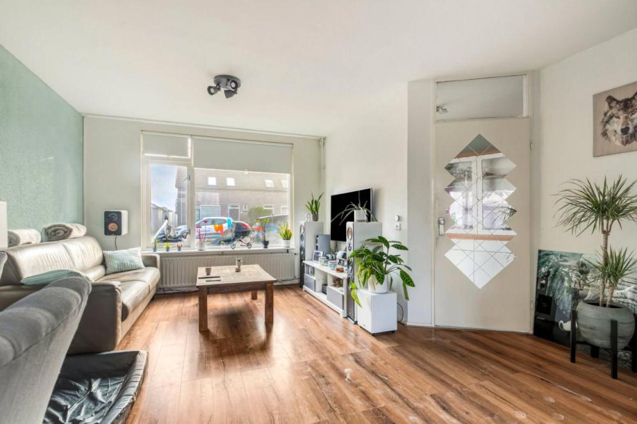 housePhoto