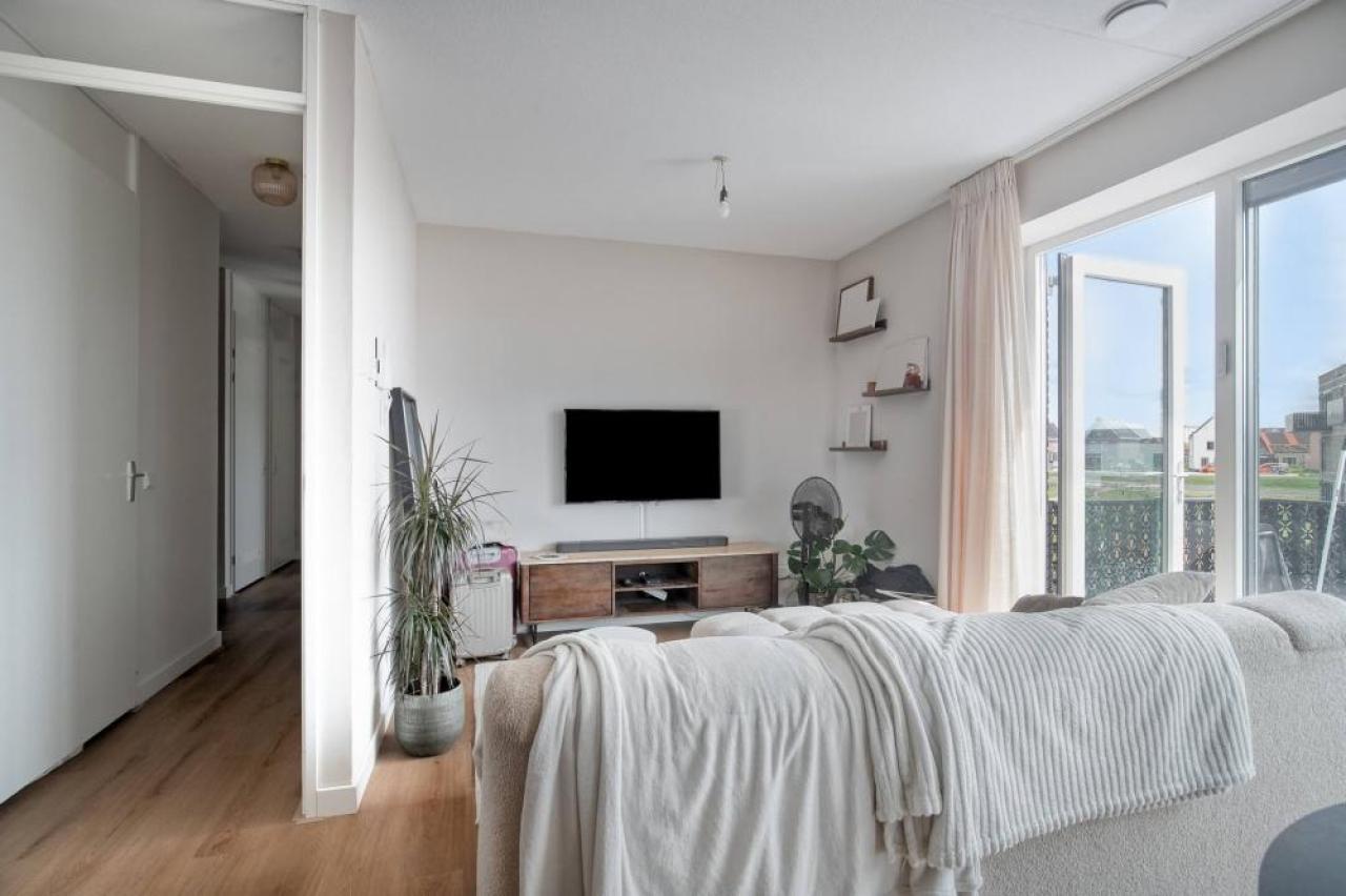 housePhoto