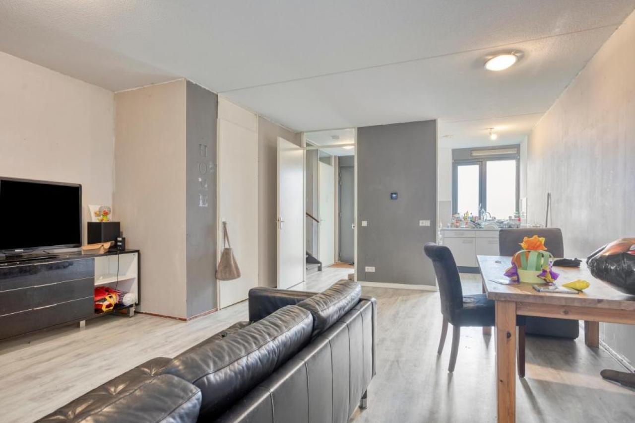 housePhoto