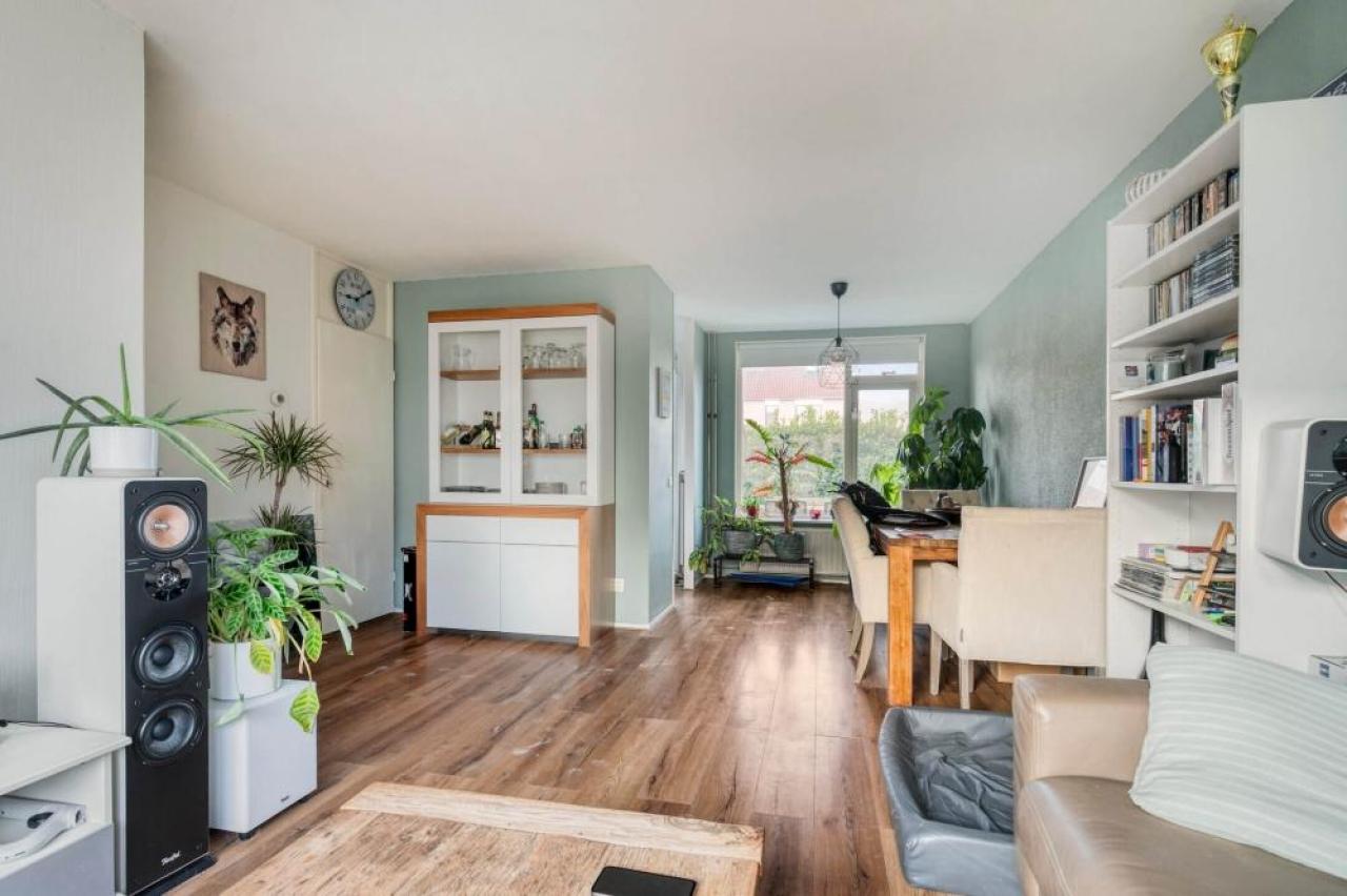 housePhoto