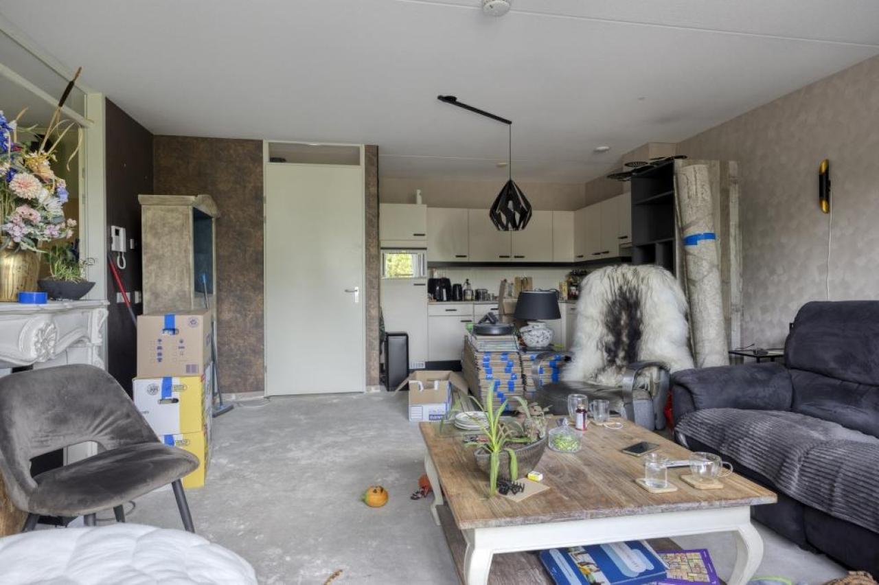 housePhoto