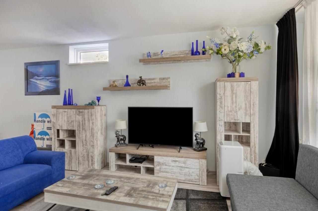 housePhoto